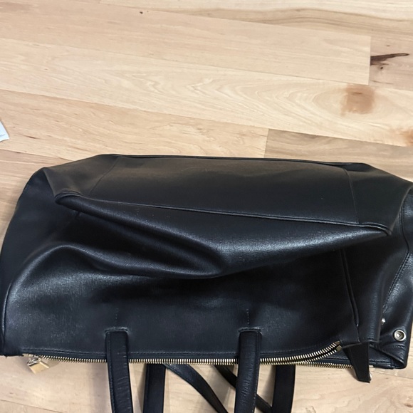 Furla Elegant Black Leather Tote - Picture 3 of 5